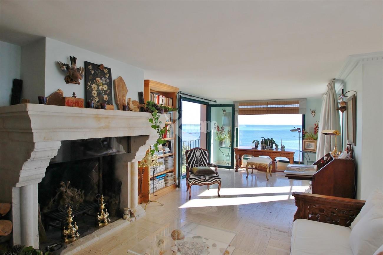 Beachfront villa for sale Mijas Costa Spain (10) (Large)