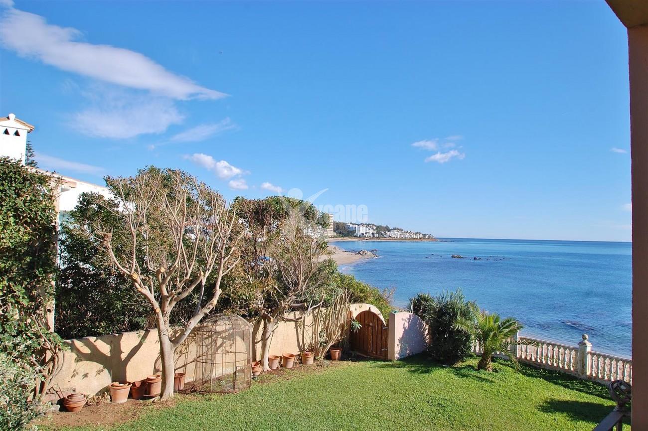 Beachfront villa for sale Mijas Costa Spain (11) (Large)