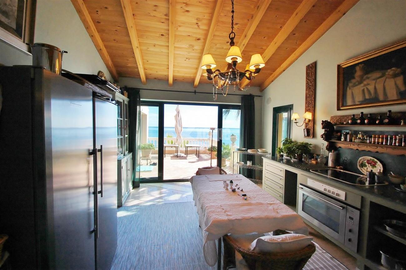 Beachfront villa for sale Mijas Costa Spain (14) (Large)