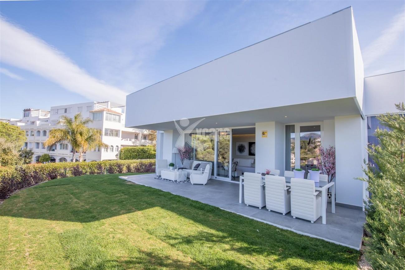 New Contemporary Apartments for sale Benahavis Spain (12) (Large)