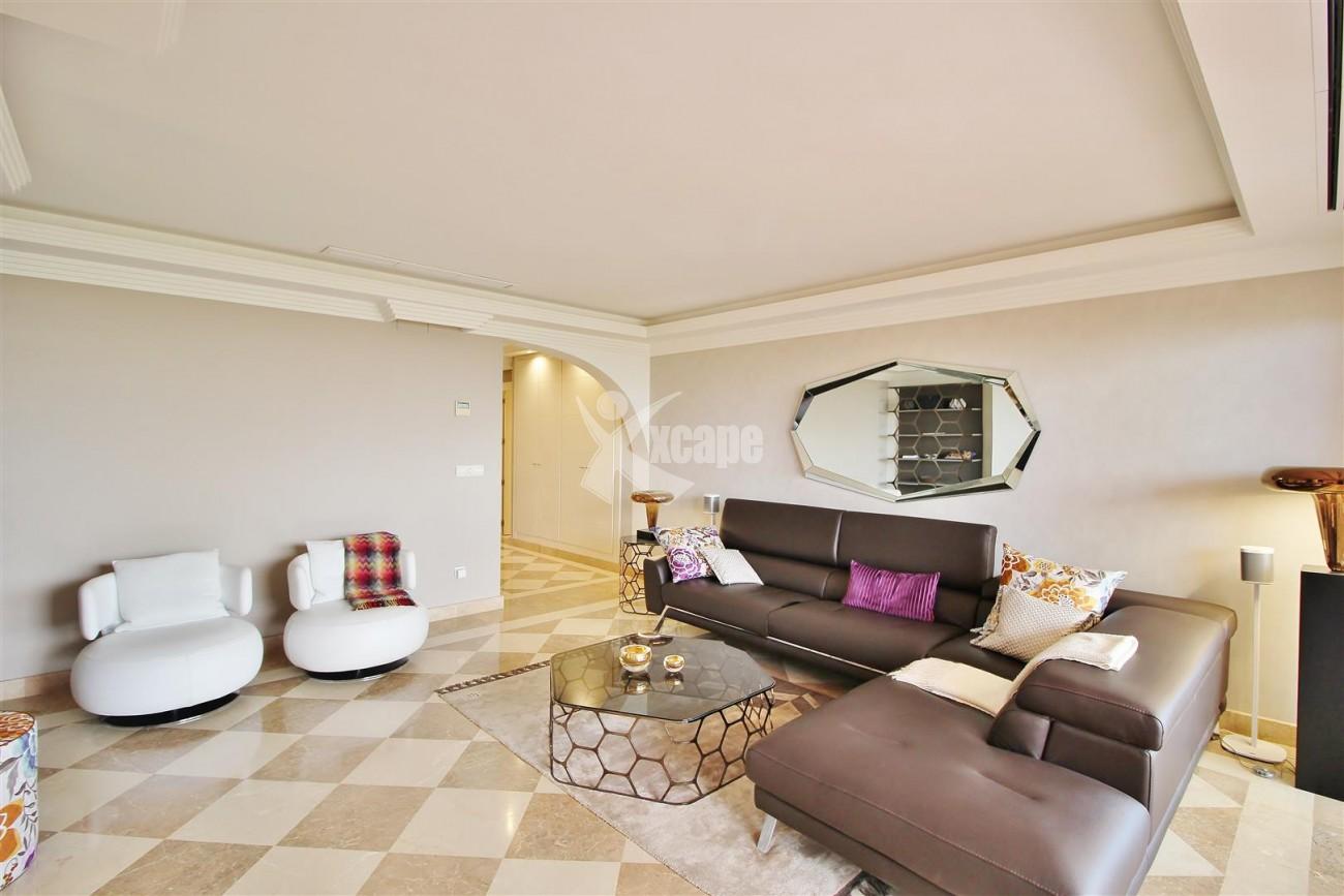 Elegant apartment for sale in Nueva Andalucia Marbella Spain (1) (Large)