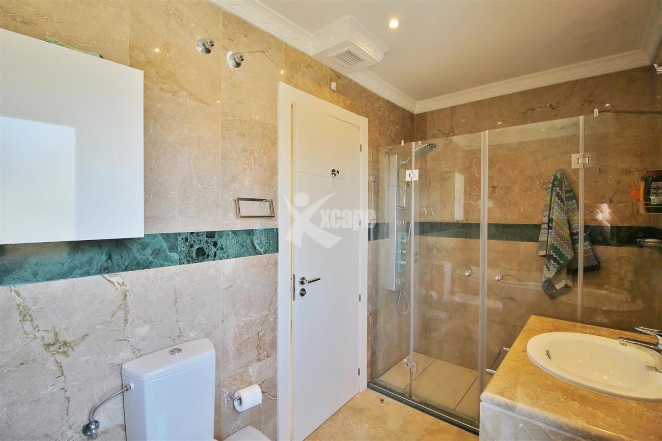 Elegant apartment for sale in Nueva Andalucia Marbella Spain (8) (Large)