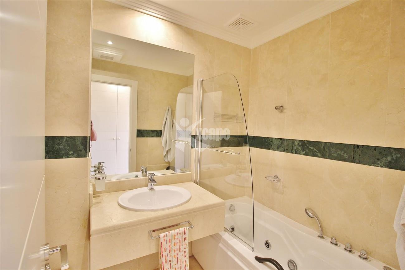 Elegant apartment for sale in Nueva Andalucia Marbella Spain (11) (Large)
