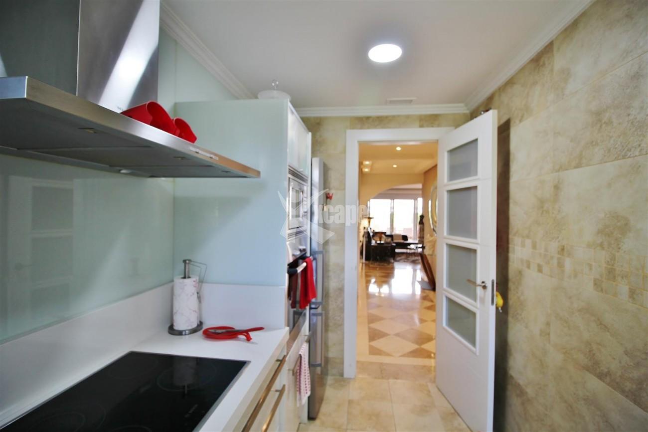 Elegant apartment for sale in Nueva Andalucia Marbella Spain (15) (Large)