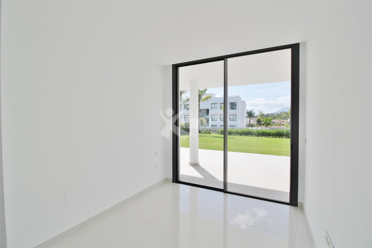 New Contemporary Apartment for sale Estepona Spain (23) (Large)