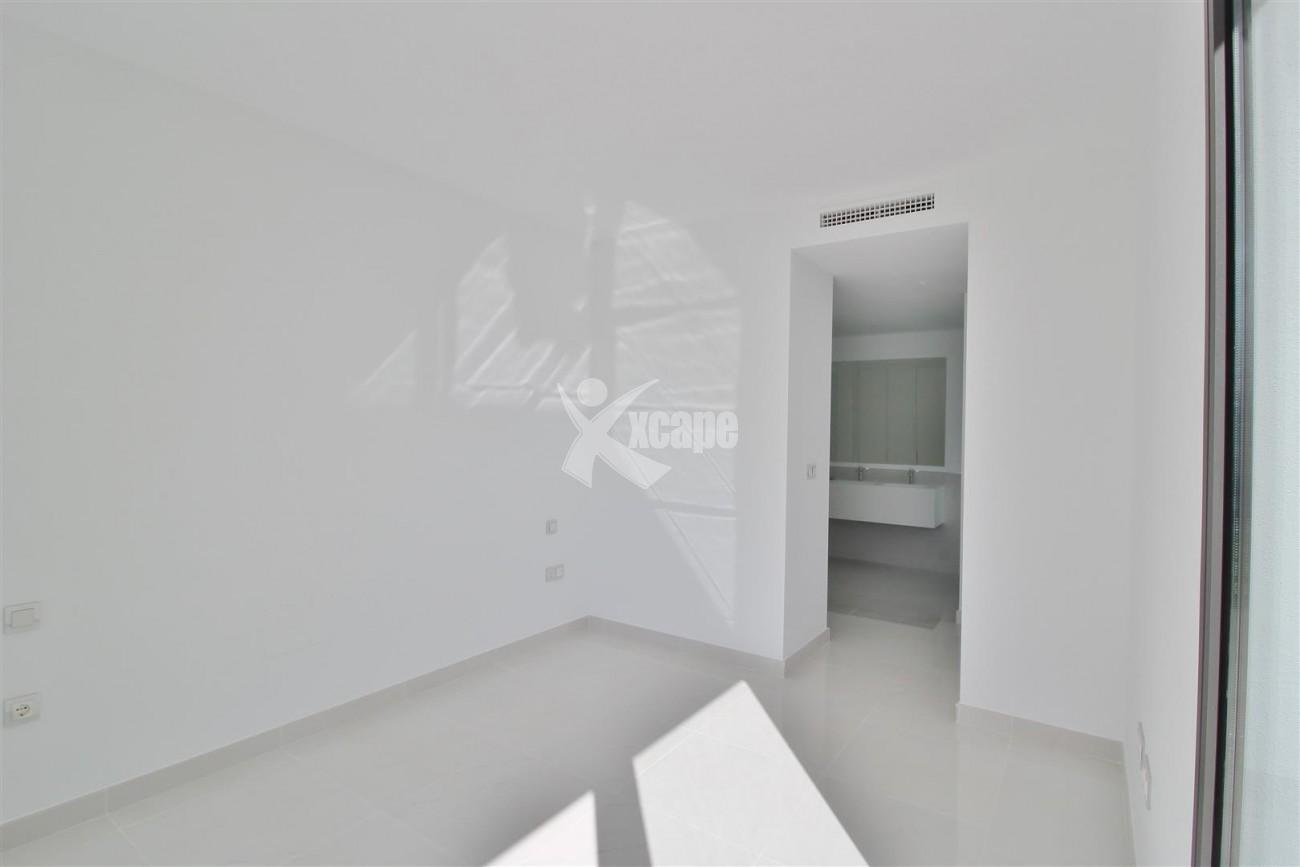 New Contemporary Apartment for sale Estepona Spain (30) (Large)