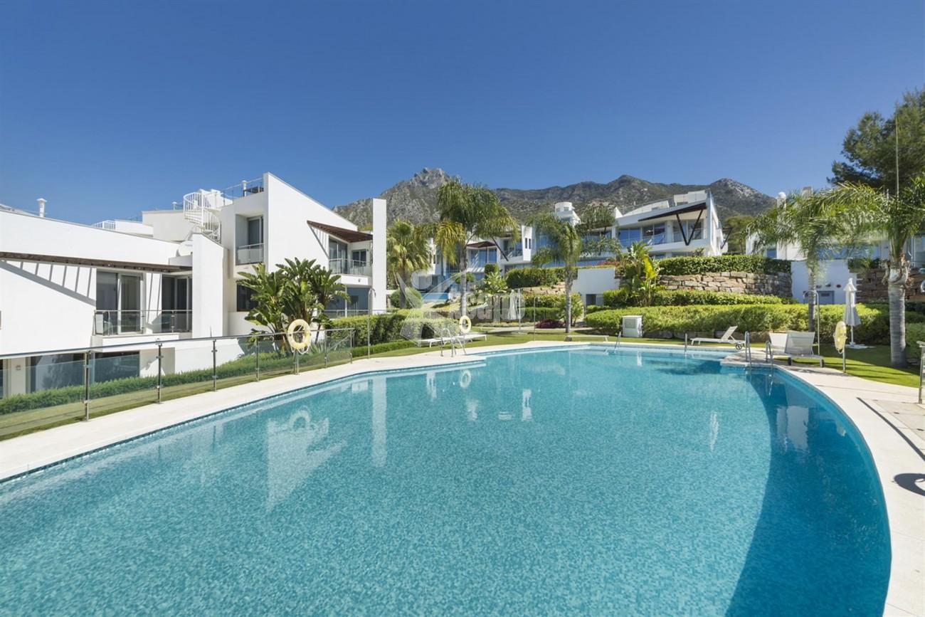 Luxury Contemporary Townhouses for sale Marbella Golden Mile Spain (6) (Large)