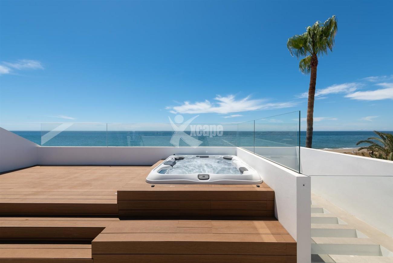 Beachfront villa for sale Estepona (12) (Large)