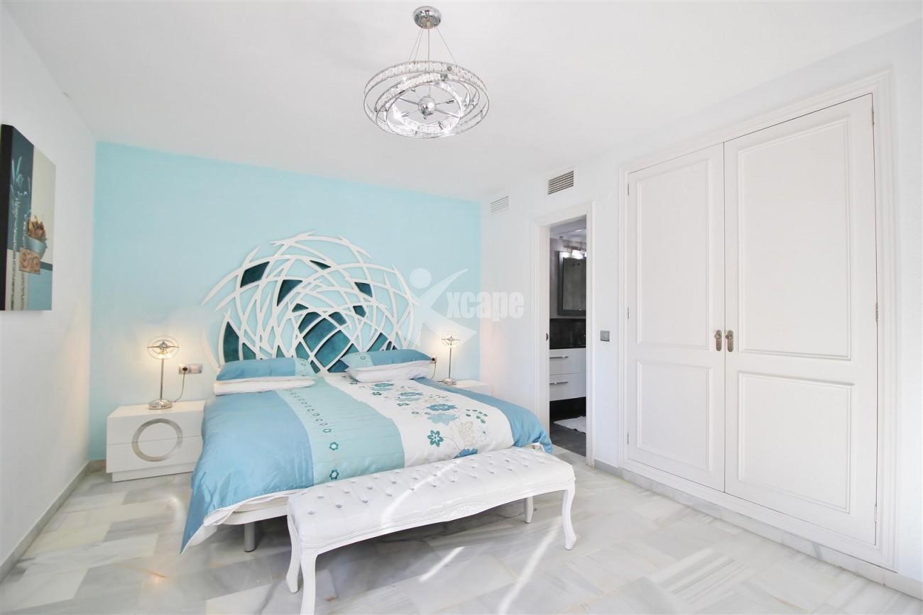 Apartment for sale Puerto Banus Marbella Spain (18) (Large)