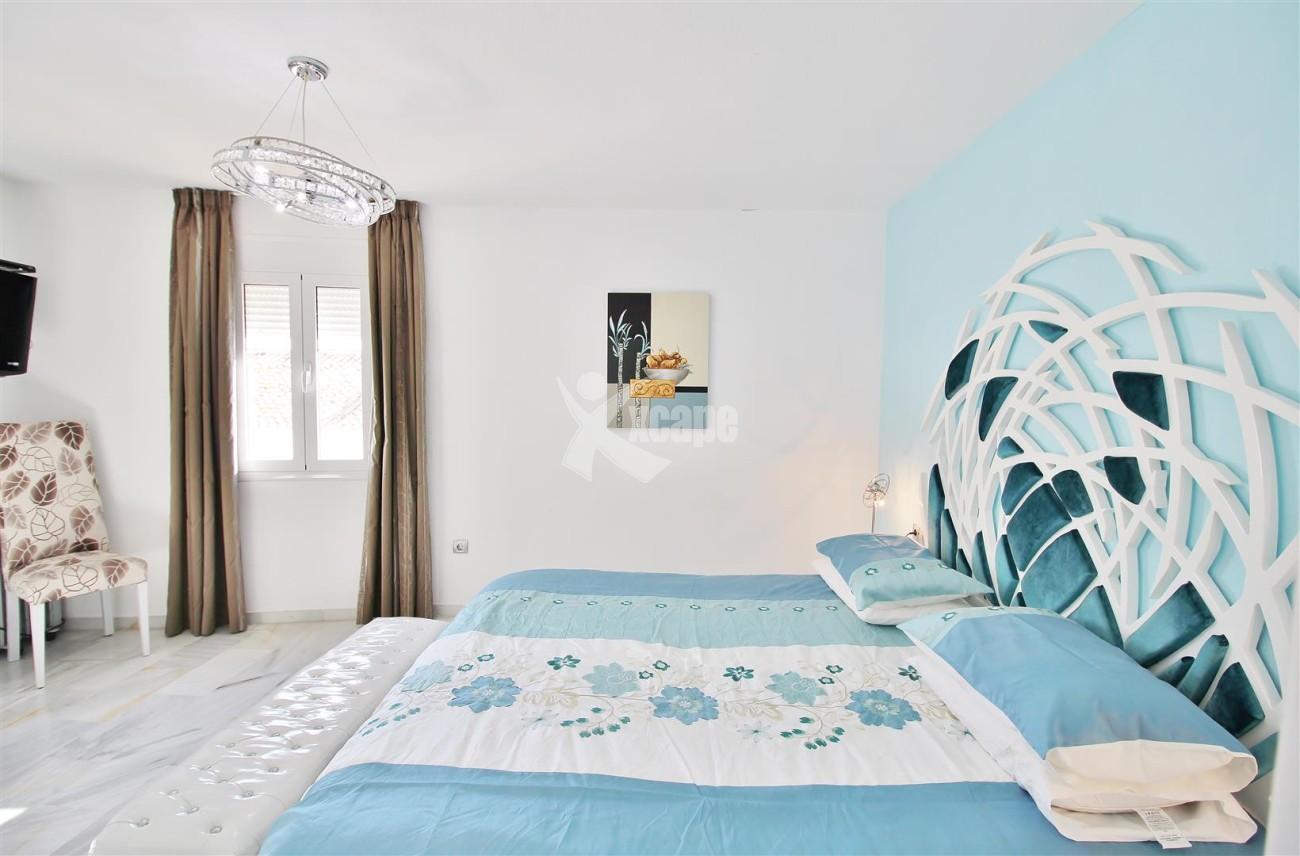 Apartment for sale Puerto Banus Marbella Spain (23) (Large)