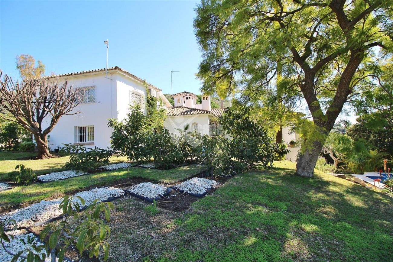 Villa for sale close to Puerto Banus Spain (1) (Large)