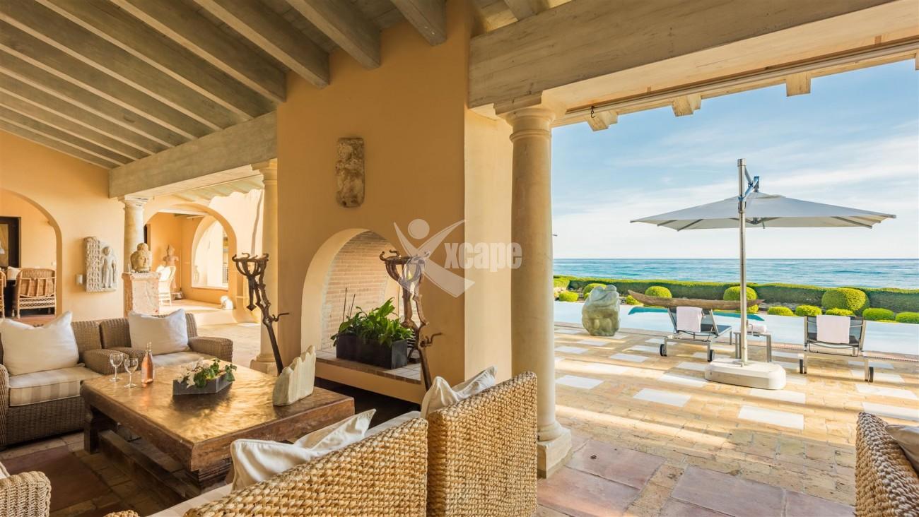 Exclusive Beachfront Villa for sale Marbella East (13) (Large)