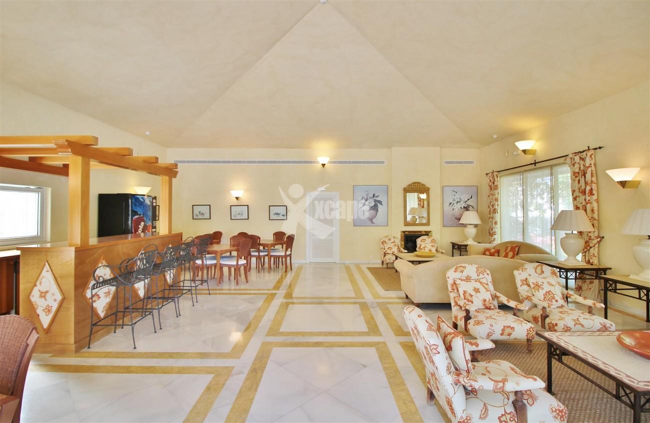 Frontline Golf Luxury Apartment for sale Nueva Andalucia Marbella Spain (4) (Large)