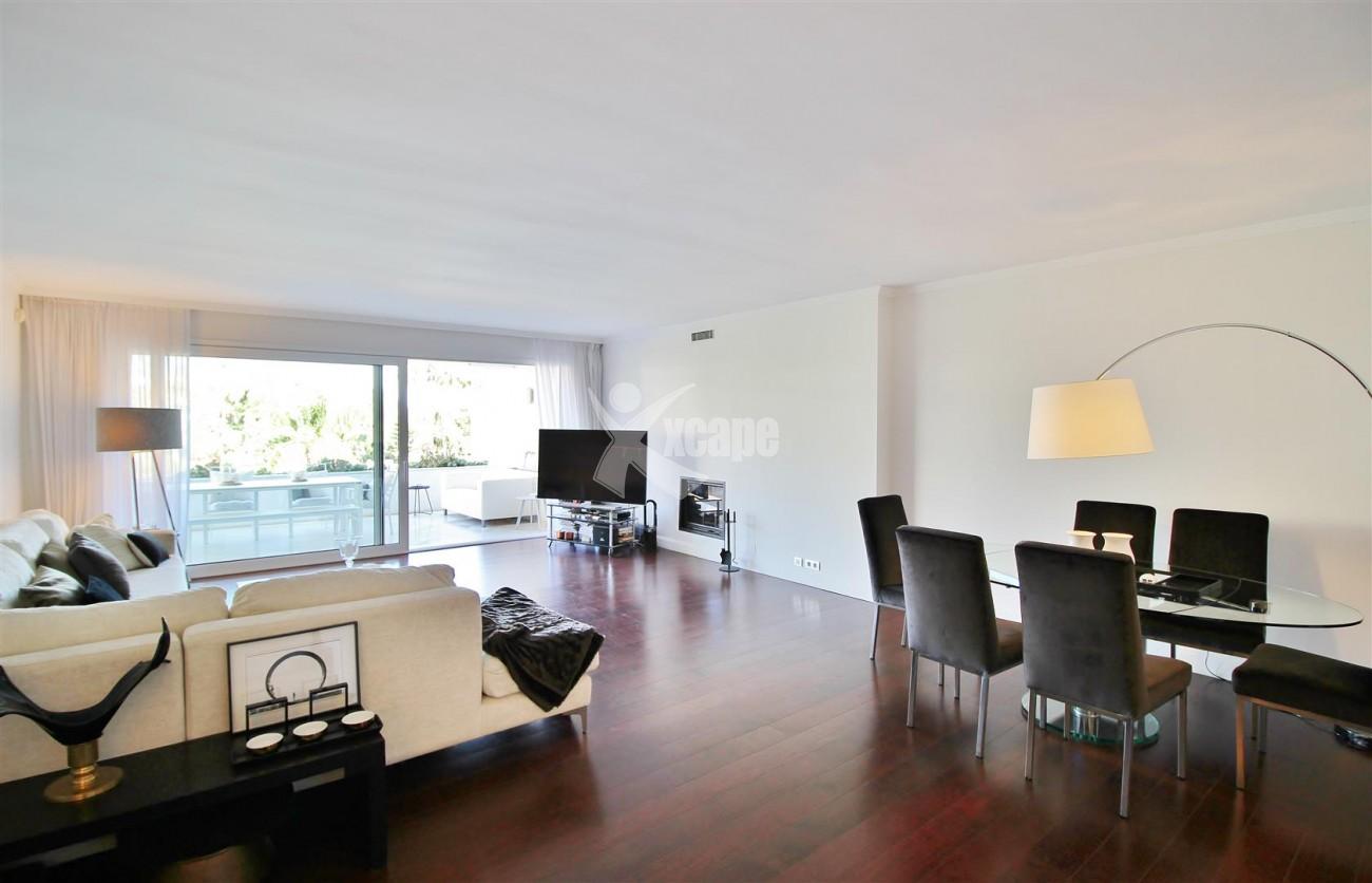 Frontline Golf Luxury Apartment for sale Nueva Andalucia Marbella Spain (10) (Large)