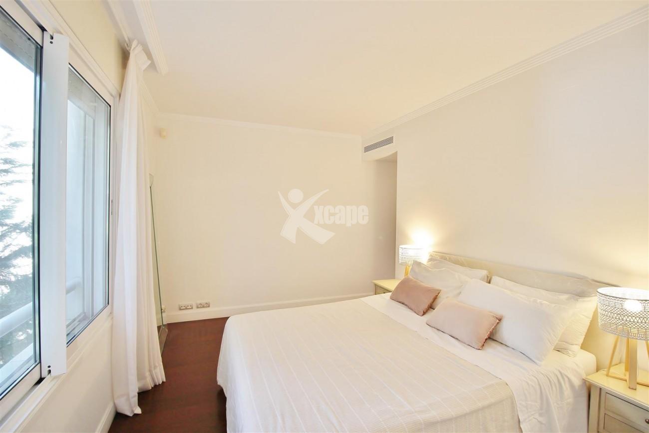 Frontline Golf Luxury Apartment for sale Nueva Andalucia Marbella Spain (26) (Large)