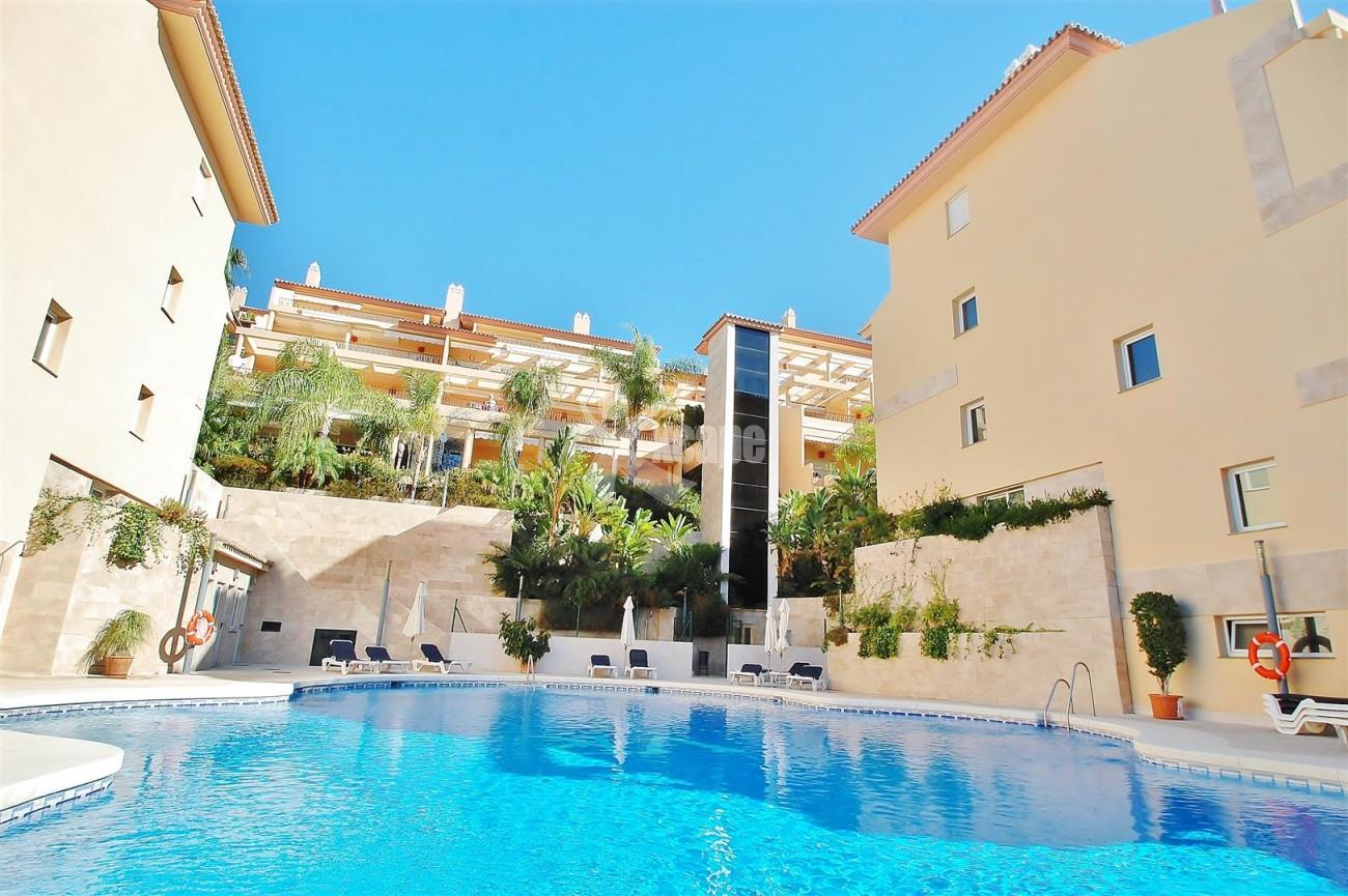Elegant Apartment for sale Nueva Andalucia Marbella Spain (15) (Large)