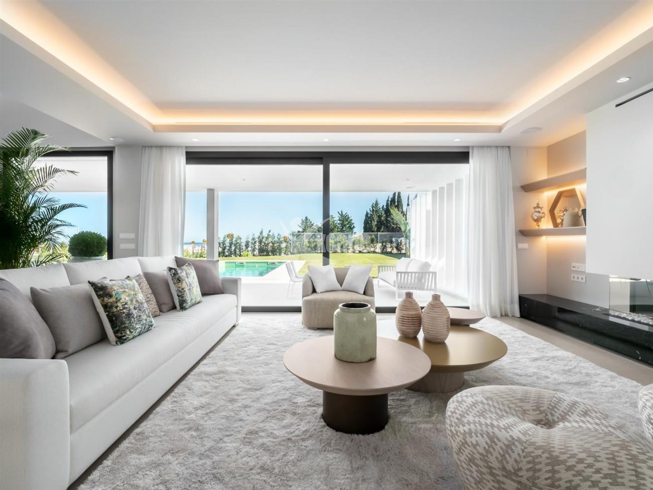 Luxury Contemporary Villa for sale Estepona Spain (14) (Large)