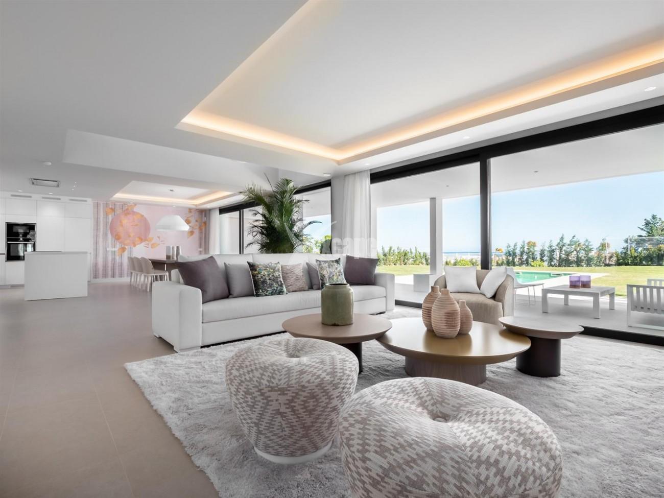 Luxury Contemporary Villa for sale Estepona Spain (13) (Large)