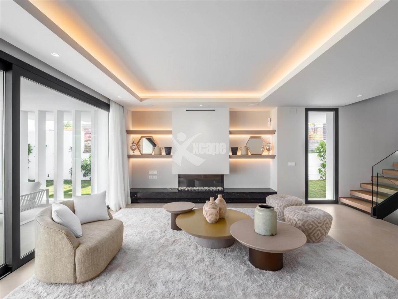 Luxury Contemporary Villa for sale Estepona Spain (12) (Large)