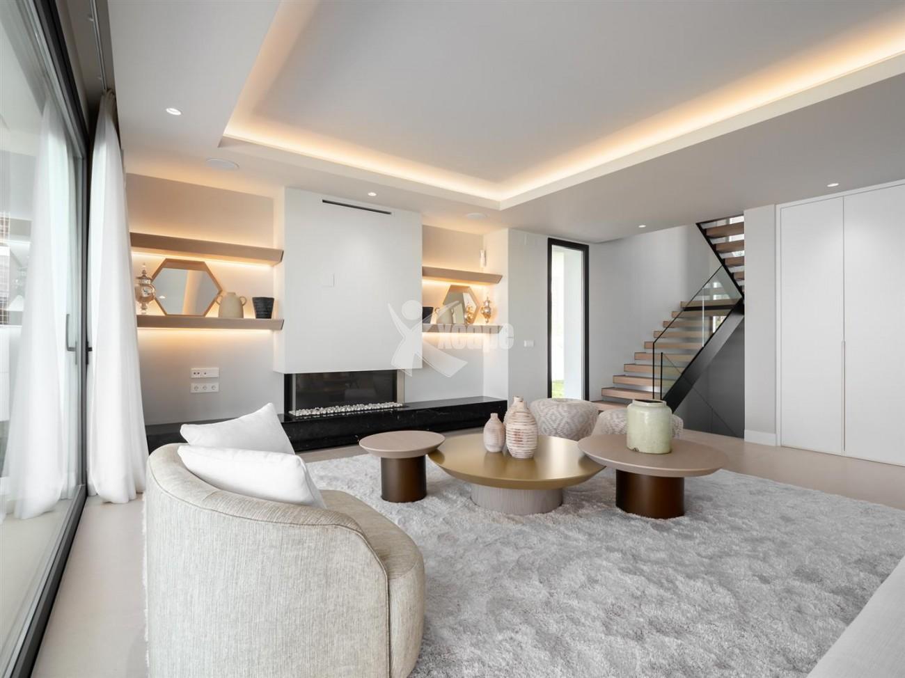 Luxury Contemporary Villa for sale Estepona Spain (20) (Large)