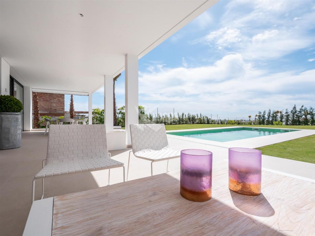 Luxury Contemporary Villa for sale Estepona Spain (10) (Large)