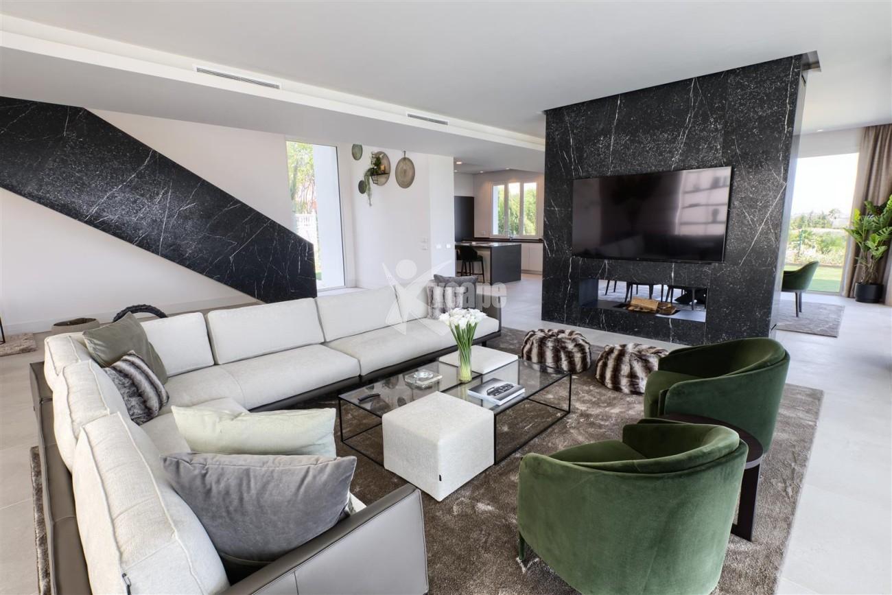 New Contemporary Villa for sale Benahavis (26) (Large)