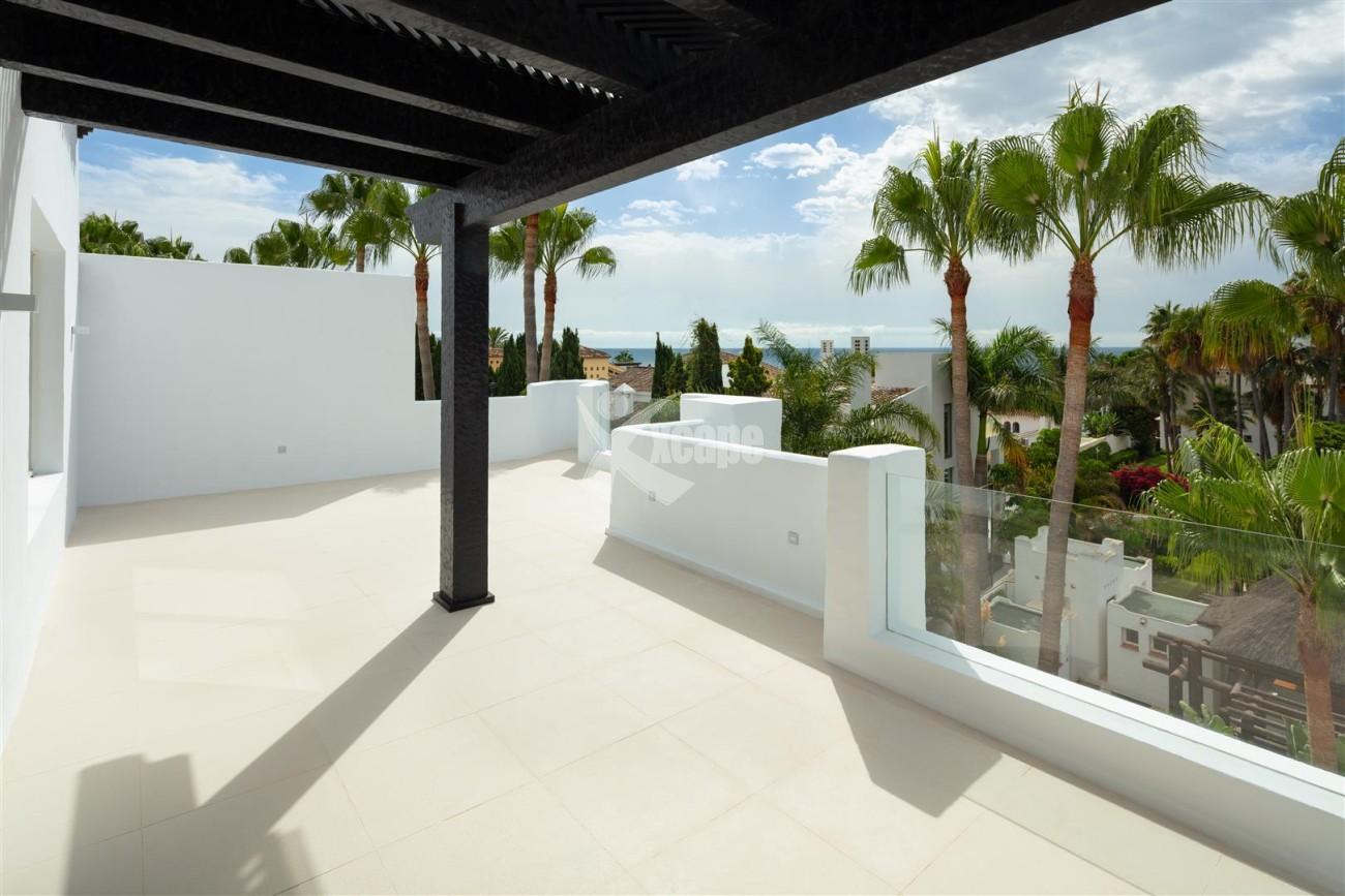 Exclusive Beachside Marbella Golden Mile Apartment (12) (Large)
