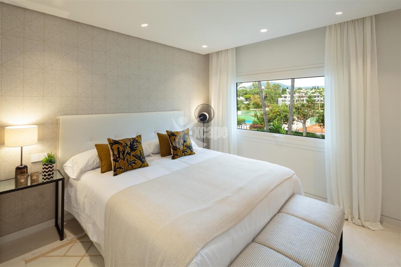 Exclusive Beachside Marbella Golden Mile Apartment (15) (Large)
