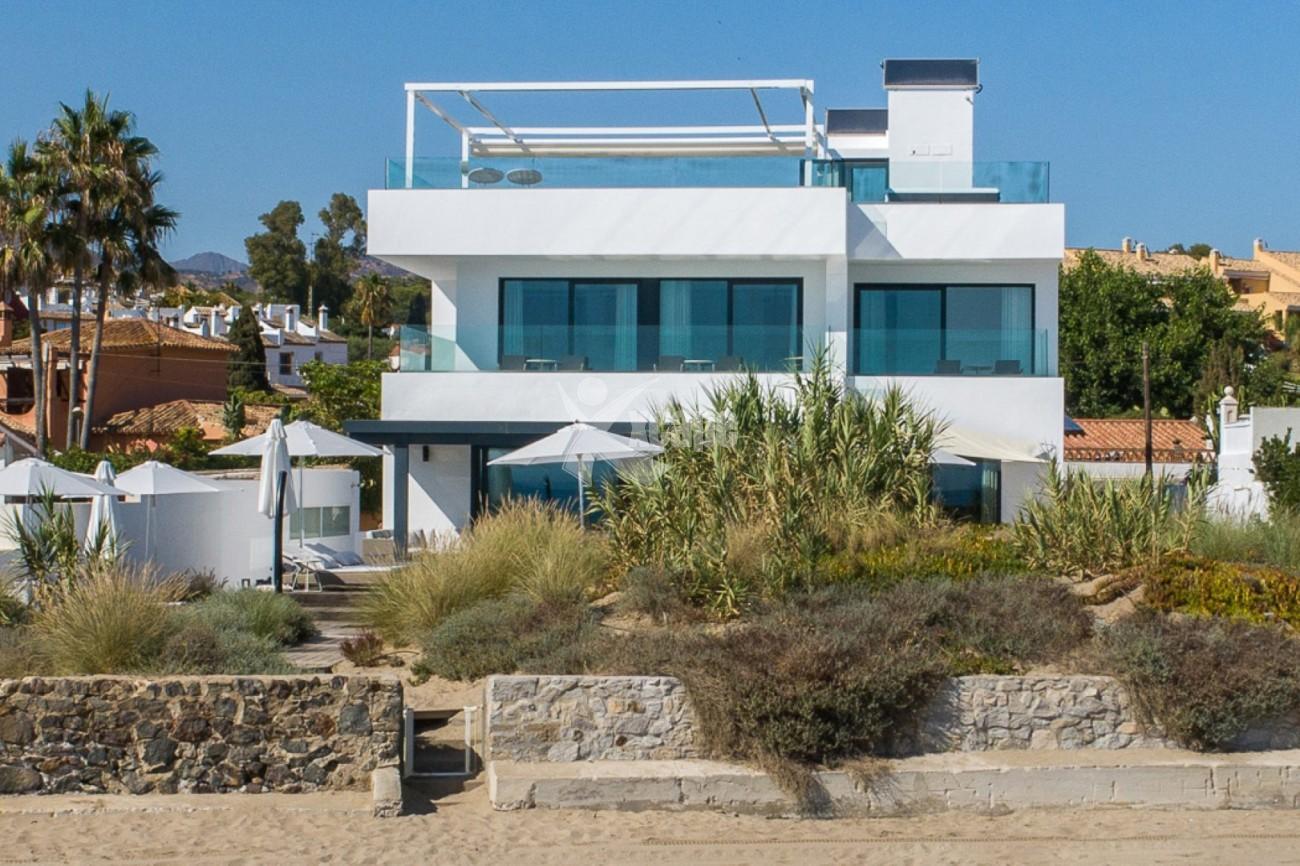 Beachfront Villa for sale Marbella (27)