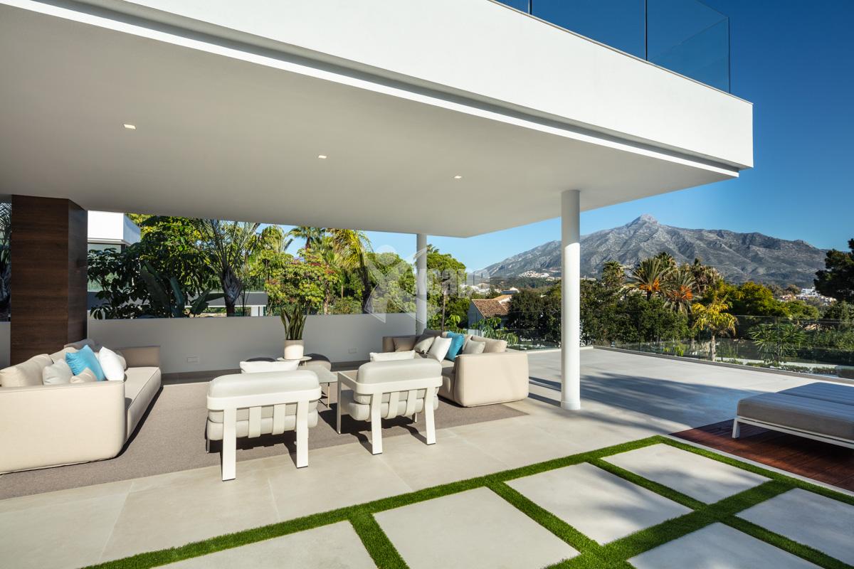 Contemporary Villa for sale Nueva Andalucia (26)