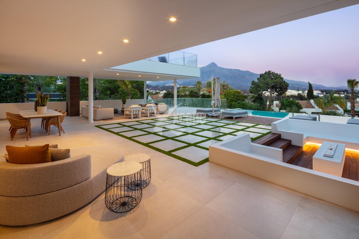 Contemporary Villa for sale Nueva Andalucia (39)
