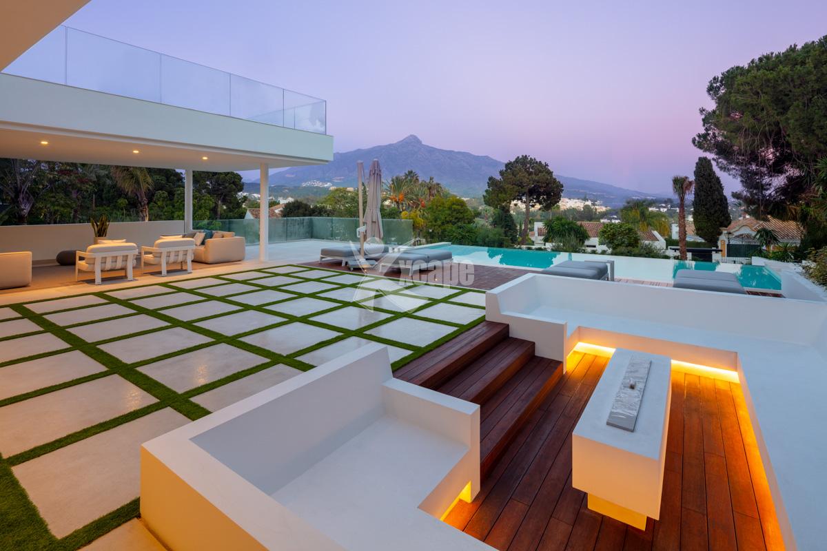 Contemporary Villa for sale Nueva Andalucia (40)
