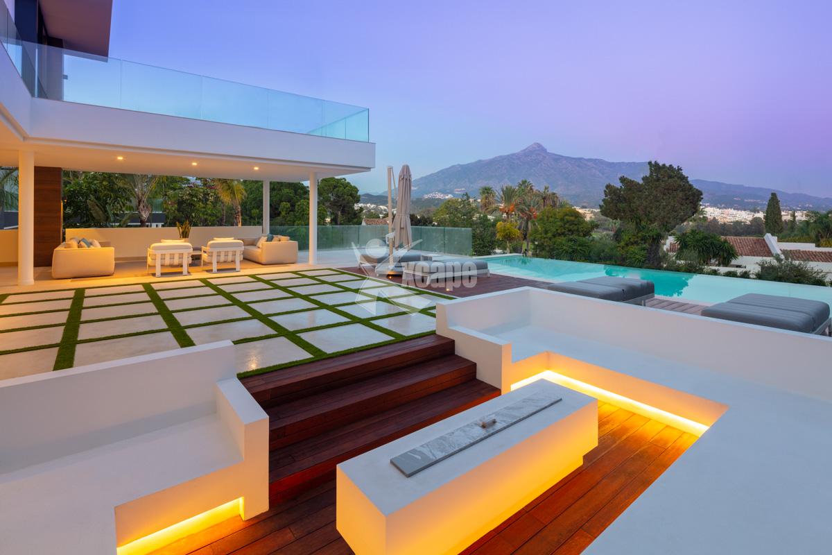 Contemporary Villa for sale Nueva Andalucia (41)