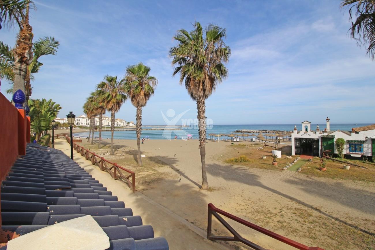 Beachfront Villa for sale Puerto Banus (24) (Grande)