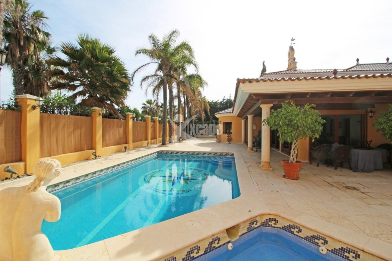 Beachfront Villa for sale Puerto Banus (26) (Grande)