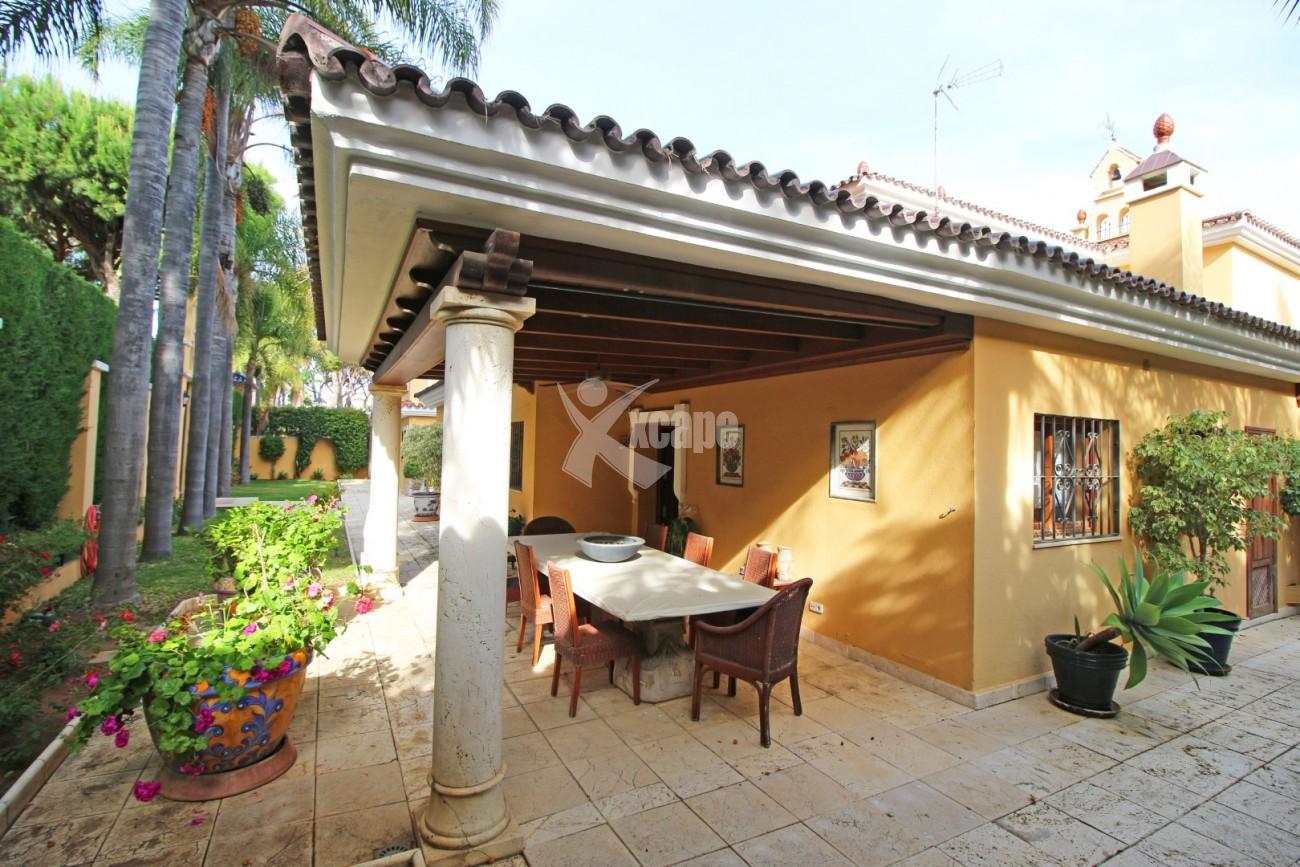 Beachfront Villa for sale Puerto Banus (44) (Grande)