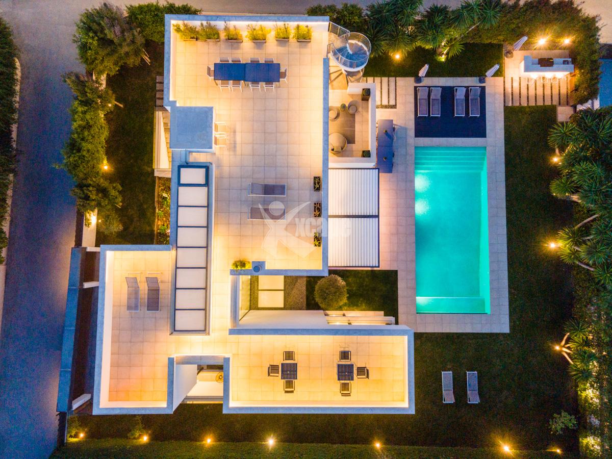 Beachside Villa Marbella for Sale (30)