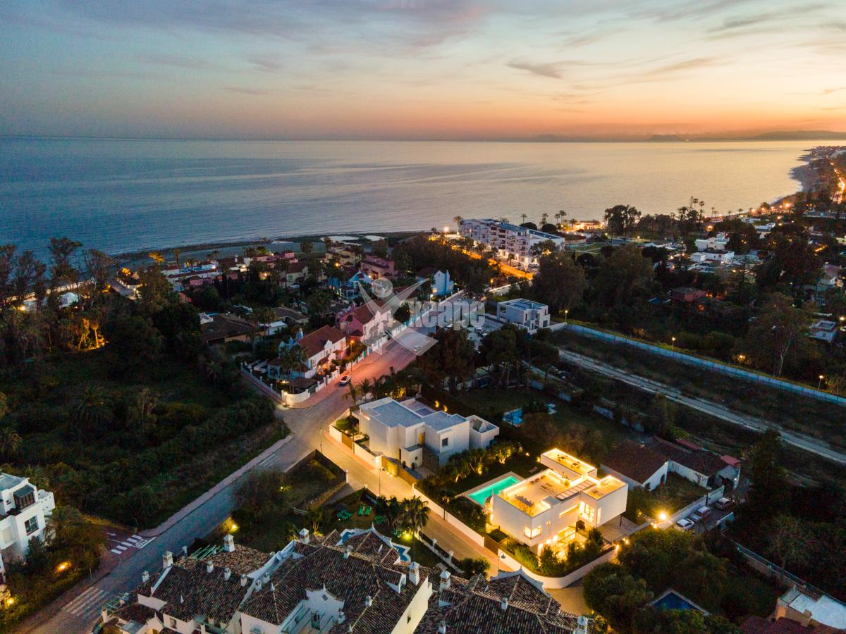 Beachside Villa Marbella for Sale (31)