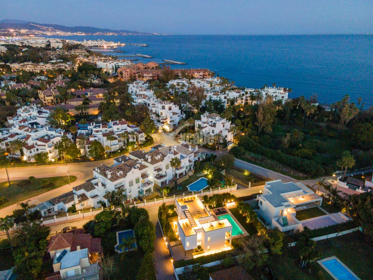 Beachside Villa Marbella for Sale (32)