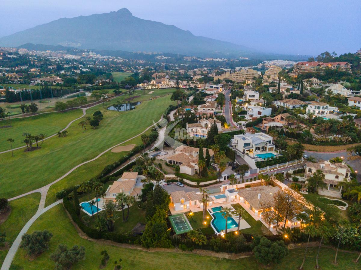 Frontline Golf Villa for sale Nueva Andalucia (20)