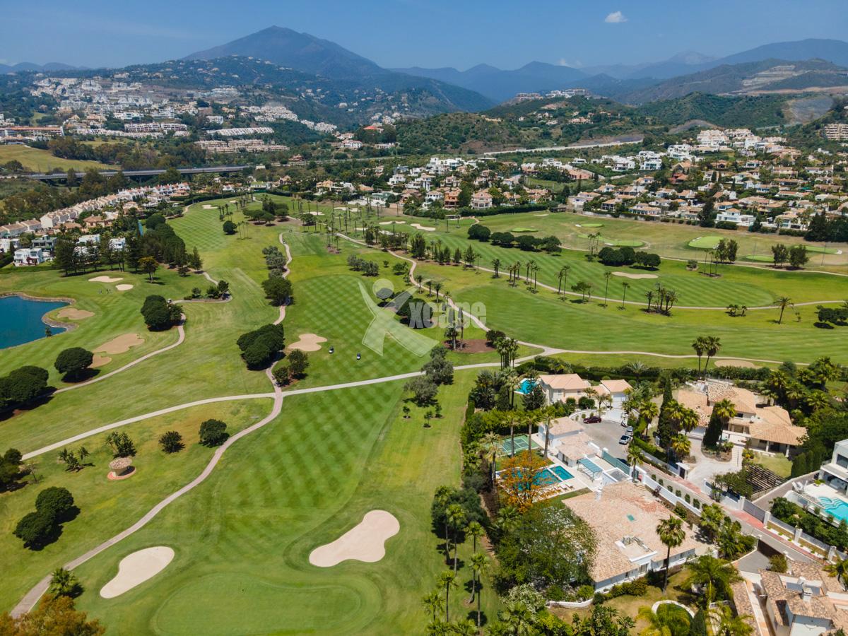 Frontline Golf Villa for sale Nueva Andalucia (16)