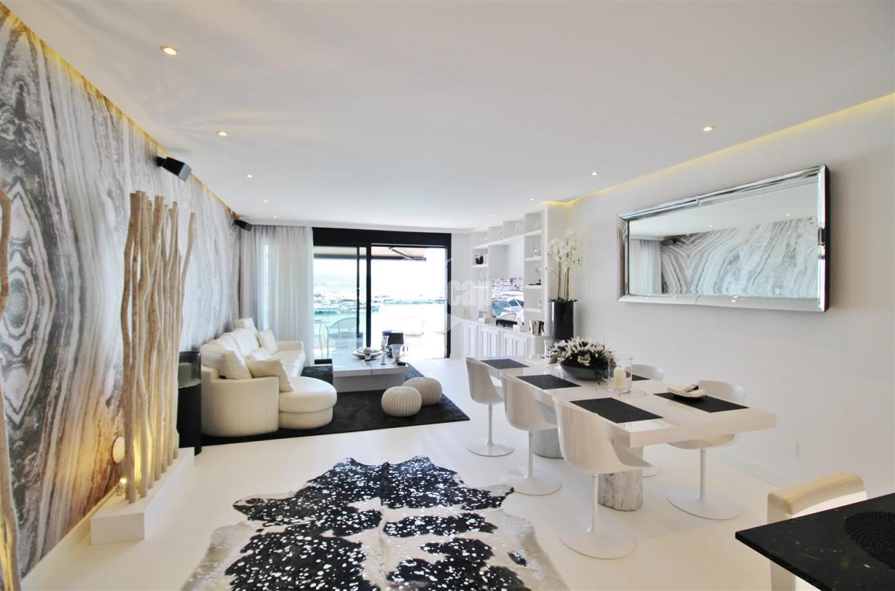 Frontline Luxury Apartment for sale Puerto Banus (13)