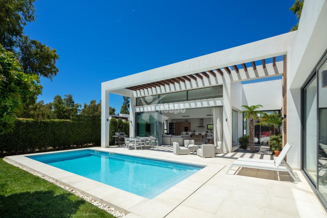 Newly Built Modern Villa Near Puerto Banus (1)