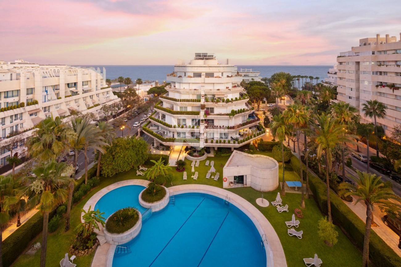 Beachside Duplex Penthouse Marbella Golden  Mile (20)