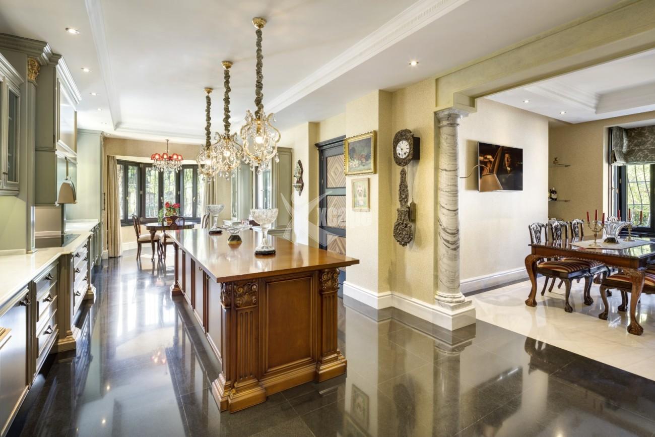 Luxury Mansion for sale Marbella Golden Mile (34)