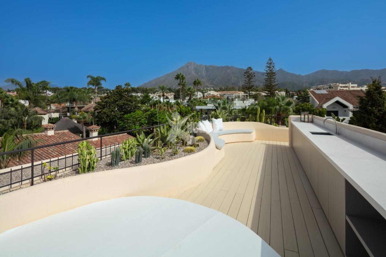 Beachside Villa for sale Marbella Golden Mile (16)