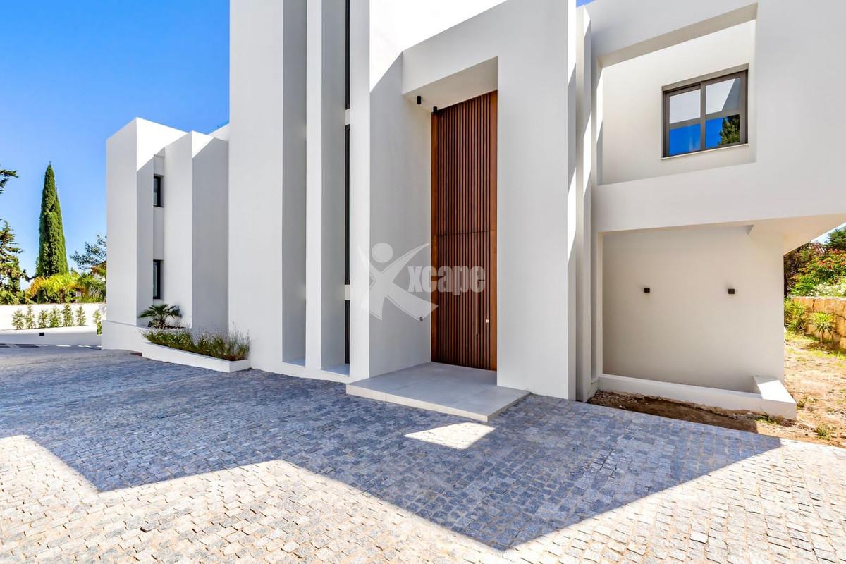 Contemporary Villa for sale Benahavis (16)