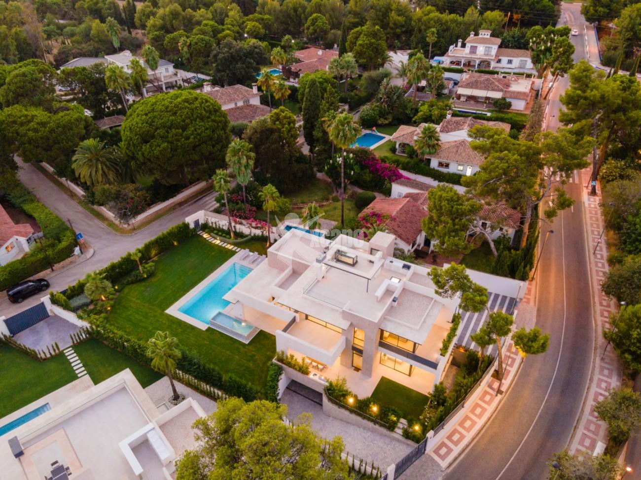 Luxury Contemporary Villa Marbella Golden Mile (8)