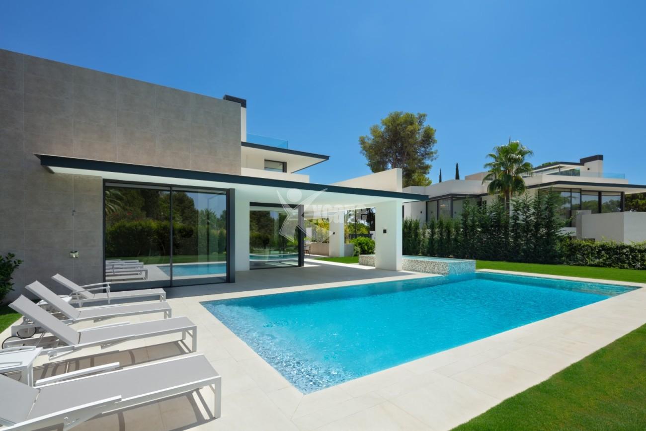 Luxury Contemporary Villa Marbella Golden Mile (29)
