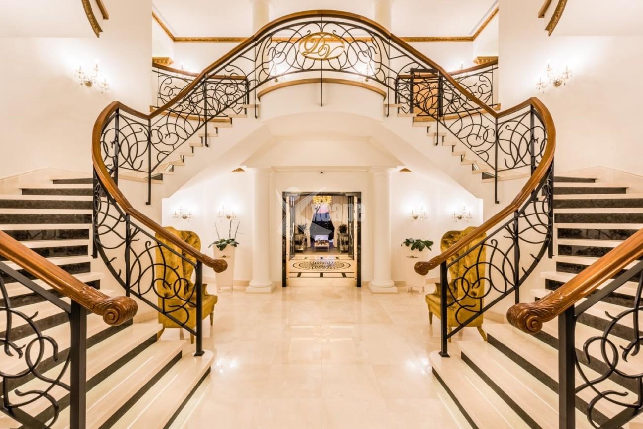 Luxury Palace for sale Marbella East (2)